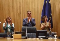Sánchez pide a sus parlamentarios "máxima implicación" y "pedagogía" para defender la gestión del Gobierno