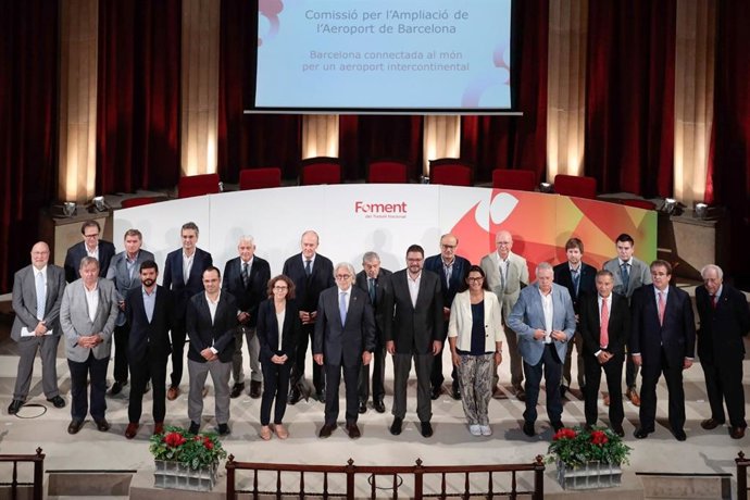 La comissió per ampliar l'Aeroport de Barcelona de Foment de Treball