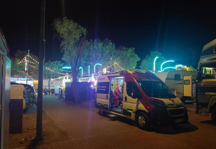 Ambulancia de Cruz Roja en un dispositivo en las fiestats de Valladolid.