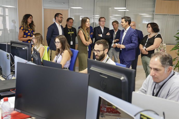 Visita del Ayuntamiento a Alight Solution