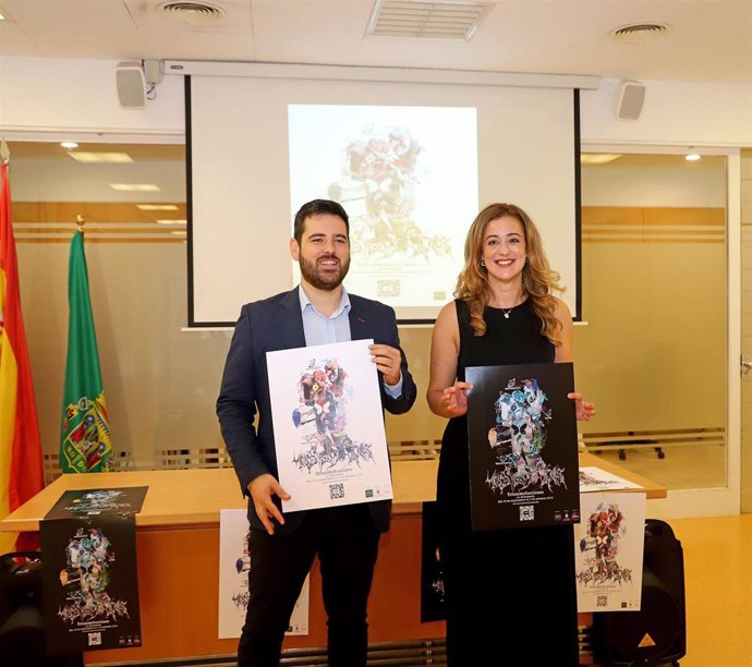 El acto de presentación ha contado con la asistencia de Alejandro Moyano, diputado de Cultura y Ciudadanía, y Raquel Vega, primera teniente de alcalde de La Rinconada y delegada de Cultura.