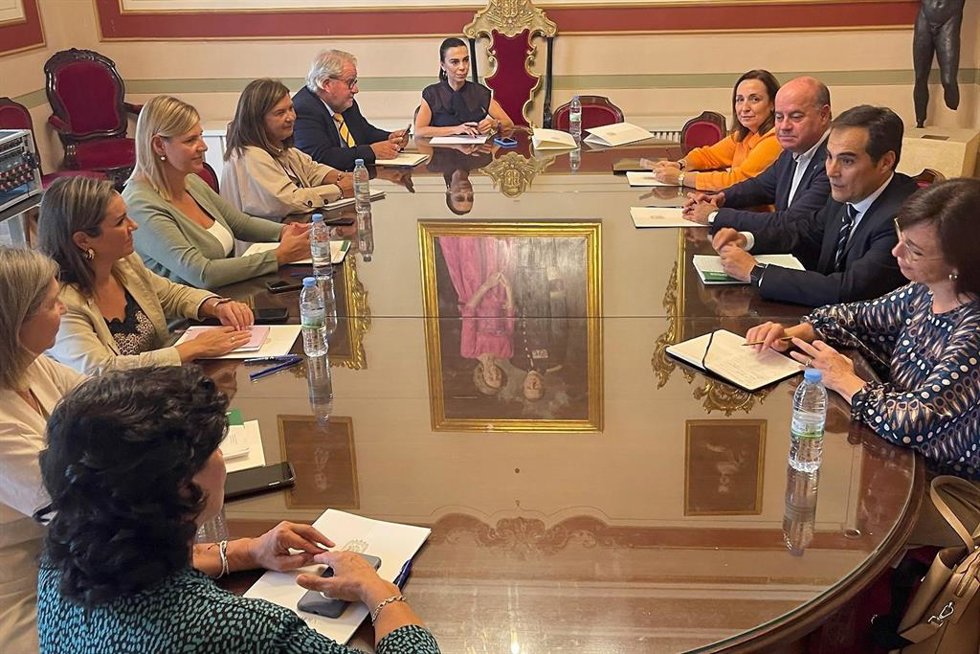 Nieto reunido con los delegados territoriales de la Consejería