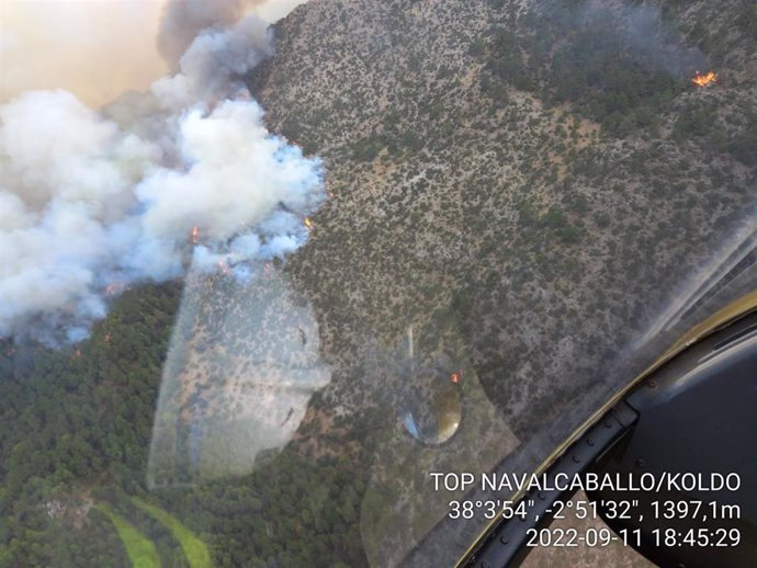 Vista aérea del incendio forestal en Santiago-Pontones
