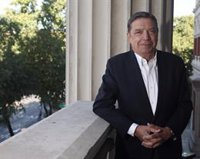 Planas pide responsabilidad a súper e híper para lograr precios "razonables", pero sin medidas impuestas