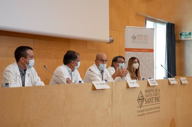 El equipo médico que trata al expresidente Jordi Pujol del ictus sufrido este lunes, en comparecencia ante los periodistas, a martes 13 de septiembre de 2022, en el Hospital de Sant Pau de Barcelona, en Catalunya (España)