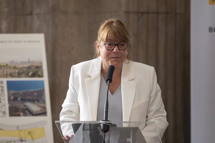 La consellera de Cultura de la Generalitat, Natlia Garriga, interviene durante la presentación del proyecto de construcción de la Biblioteca Provincial de Barcelona