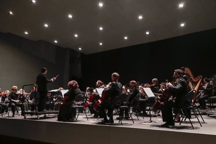 Archivo - Una actuación de la Orquesta de Extremadura en el Palacio de Congresos de Mérida.