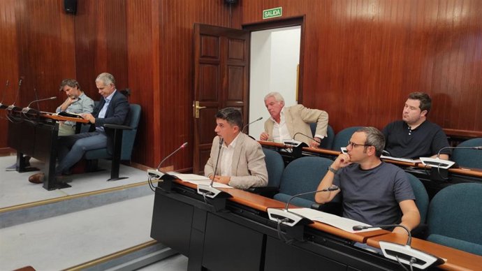 El portavoz del Grupo Municipal Socialista de Santander, Daniel Fernández, en el Pleno