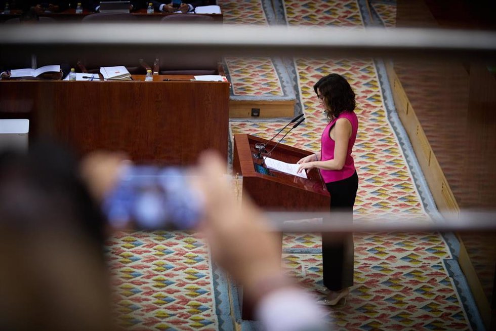 La presidenta de la Comunidad de Madrid, Isabel Díaz Ayuso, interviene durante la segunda jornada del debate del Estado de la Región