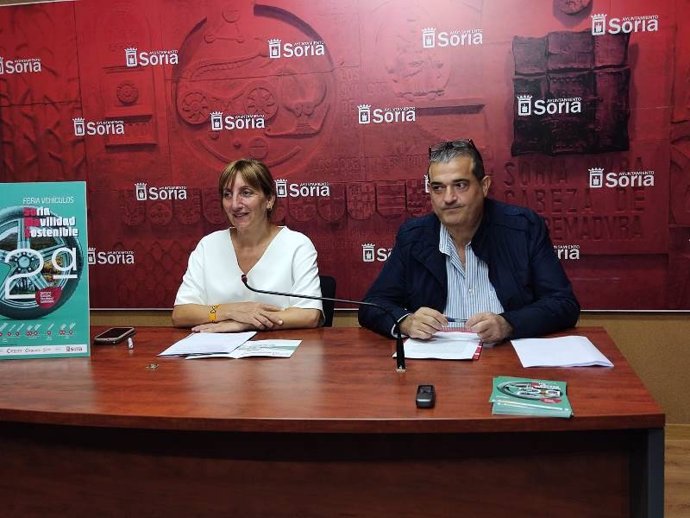 Yolanda Santos y Alberto Santamaría presentan los actos de la Semana de la Movilidad en Soria.