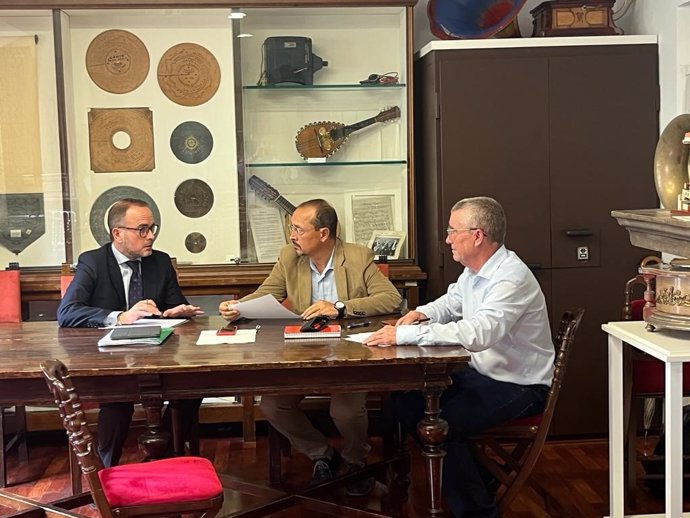 Reunión sobre el futuro de la Biblioteca de Andalucía y el CDMA
