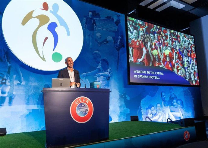 El presidente de la RFEF, Luis Rubiales, en la inauguración de la Conferencia de Grassroots Madrid de UEFA.