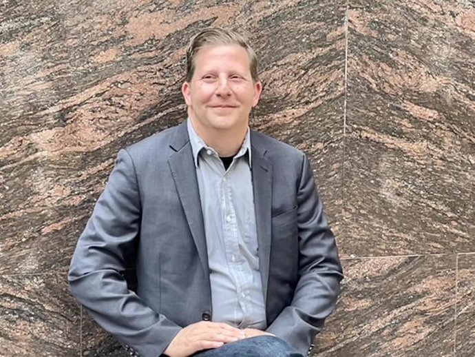 El escritor Robert Kolker presenta 'Els nois de Hidden Valley Road'