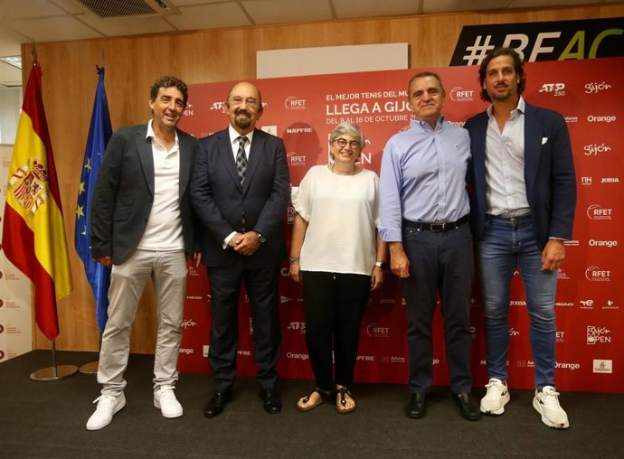 Los presidentes del CSD, José Manuel Franco, y de la RFET, Miguel Díaz, y la alcaldesa de Gijón, Ana González, en la presentación del Gijón Open en el CSD.