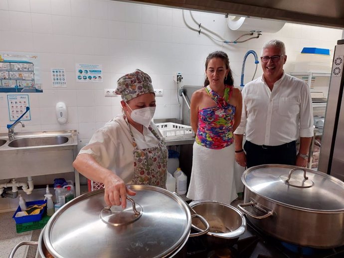 Aranzazu Martín visita el CEIP La Jarilla, en Huércal de Almería