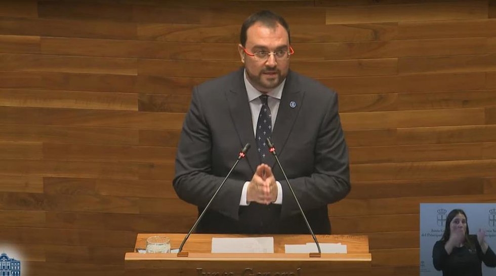 El presidente del Principado, Adrián Barbón, durante su intervención en el Debate de Orientación Política General 2022