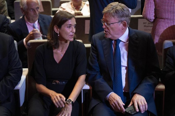 Reyes Maroto y Ximo Puig en la Noche de la Economía Valenciana