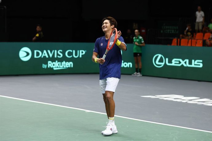 Soonwoo Kwon celebra su victoria ante Felix Auger-Aliassime en su duelo de las Finales de la Copa Davis de Valencia