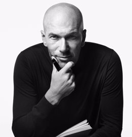 El exentrenador del Real Madrid Zinedine Zidane será la imagen de la próxima campaña de Montblanc.