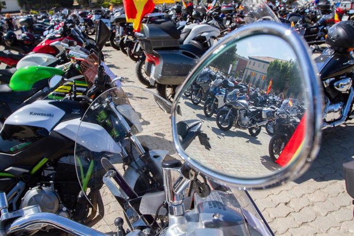 Archivo - Motos aparcadas