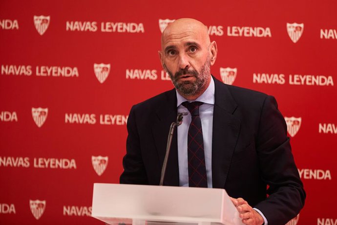 Archivo - Ramon Rodriguez Monchi, Sport Director of Sevilla Futbol Club, during the renewal act of Jesus Navas, player of Sevilla Futbol Club at Sanchez Pizjuan stadium on June 28, 2021 in Seville, Spain.