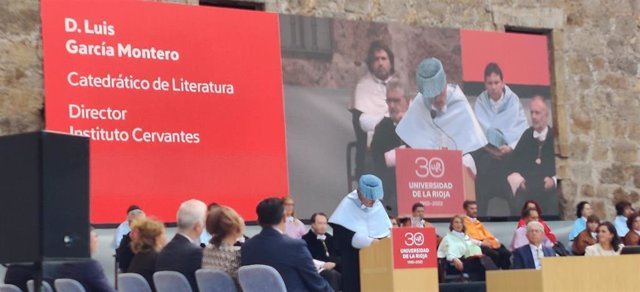 El director del Instituto Cervantes, Luis García Montero, pronuncia la lección inaguural del curso académico de la UR 2022-2023 en San Milán de la Cogolla