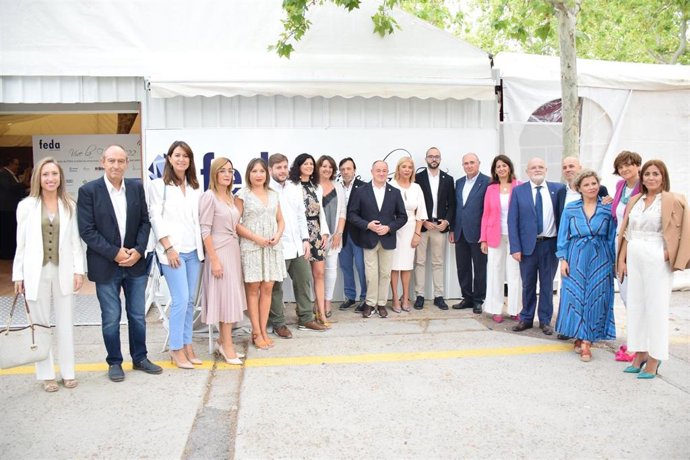 Foto de familia en el desayuno organizado por Amepap en la Feria de Albacete
