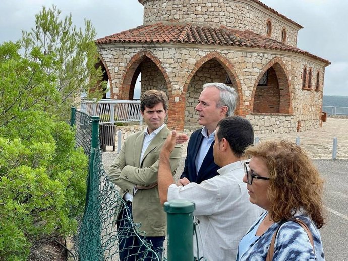 El presidente del PP Aragón, Jorge Azcón, y el presidente provincial del PP Zaragoza, Ramón Celma, han visitado Nonaspe.
