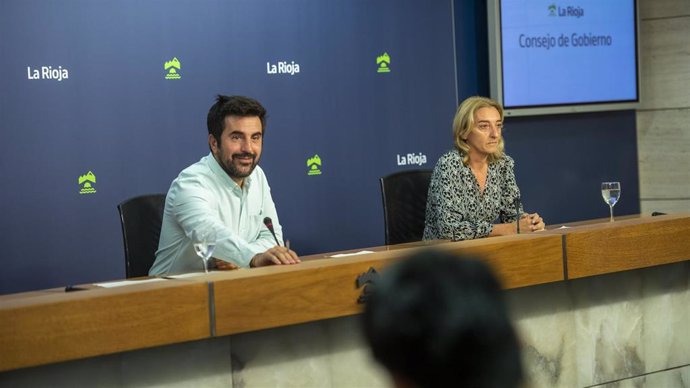 El consejero portavoz, Alex Dorado, y el consejero de Salud, María Somalo