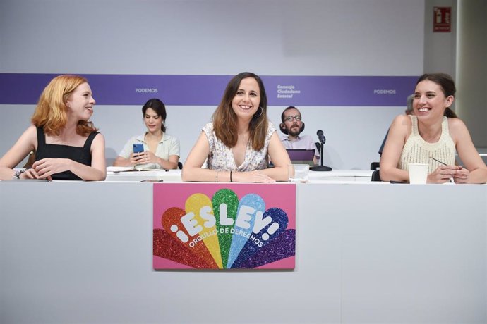 Archivo - (I-D) La secretaria de Organización de Podemos, Lilith Verstrynge; la ministra de Derechos Sociales, Ione Belarra, y la ministra de Igualdad, Irene Montero, durante una reunión del Consejo Ciudadanos de Podemos, a 9 de julio de 2022, en Madrid