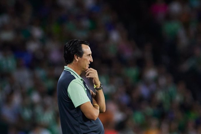 Unai Emery, head coach of Villarreal, looks on during the spanish league, La Liga Santander, football match played between Real Betis and Villarreal FC at Benito Villamarin stadium on September 11, 2022, in Sevilla, Spain.