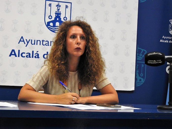 La delegada de Turismo del Ayuntamiento de Alcalá de Guadaíra, Rosa Carro, ha hecho balance este miércoles del ciclo cultural 'Noctaíra'.