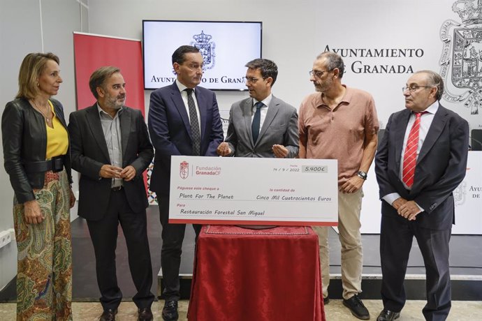 Rueda de prensa sobre la próxima reforestación en el Cerro de San Miguel.