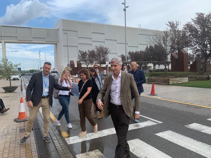 El conseller de Salud, Josep Maria Argimon, a su llegada al Hospital Universitario Arnau de Vilanova de Lleida este miércoles, 14 de septiembre de 2022