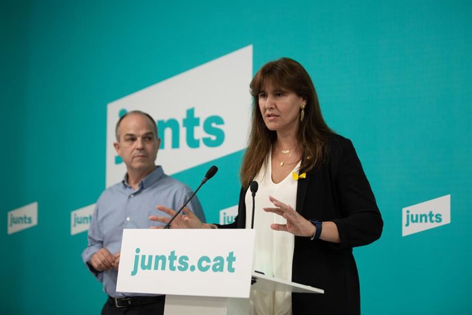 Archivo - La presidenta de Junts, Laura Borrs, i el secretari general del partit, Jordi Turull