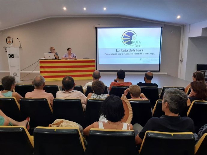 Aurora Ribot presenta la 'Ruta de los Faros' a los municipios de Felanitx, Manacor y Santanyí.
