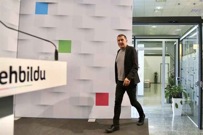 El coordinador general de EH Bildu, Arnaldo Otegi, a su llegada a una rueda de prensa