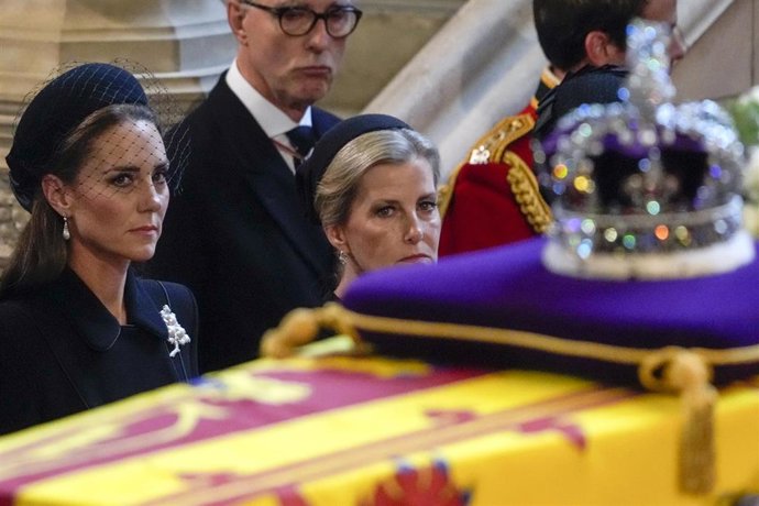 14 September 2022, United Kingdom, London: The Princess of Wales and the Countess of Wessex stand during a service in Westminster Hall, where the coffin of Queen Elizabeth II will lie in state ahead of her funeral on Monday. Photo: Gregorio Borgia/PA Wi