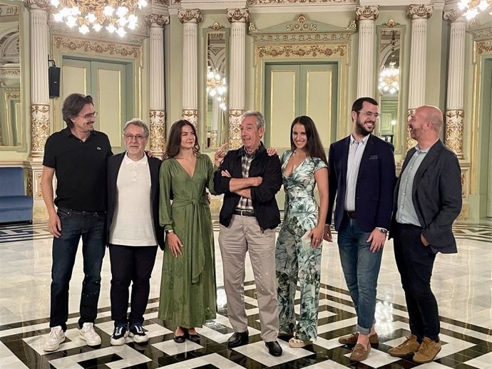 Presentación de 'Don Pasquale' en el Liceu, con el director de escena Damiano Michieletto, el director musical Josep Pons y los intérpretes Carlos Chausson, Carles Pachón, Sara Blanch y Serena Sáenz