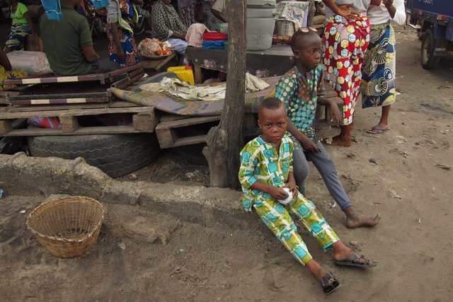 Archivo - Niños en el mercado de Dantokpa, en Benín, África.              