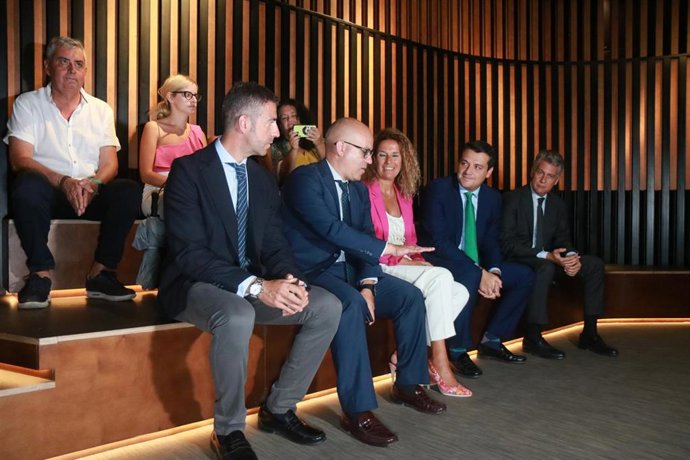 Presentación del proyecto 'Symphony', impulsado por la Fundación 'la Caixa', con el apoyo del Ayuntamiento de Córdoba.