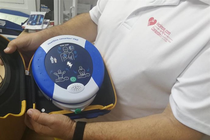 Archivo - Imagen de archivo de un desfibrilador