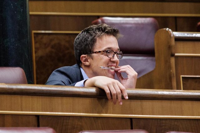 El líder de Más País, Íñigo Errejón, durante una sesión plenaria en el Congreso de los Diputados.