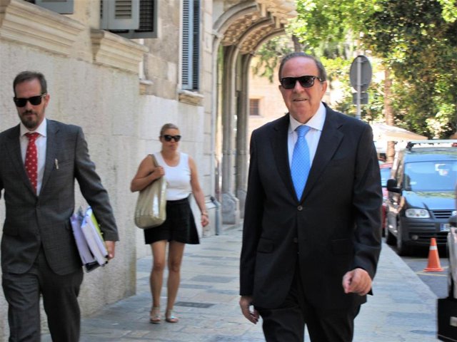 Archivo - L'ex president del PP de Palma, José María Rodríguez, arriba a l'Audiència Provincial.