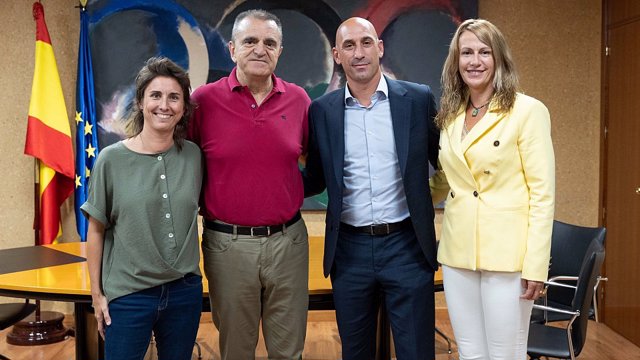 De izda a dcha: Marta Frías, José Manuel Franco, Luis Rubiales y Yolanda Parga