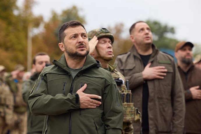 Volodimir Zelenski, president d'Ucrana, visita Izium