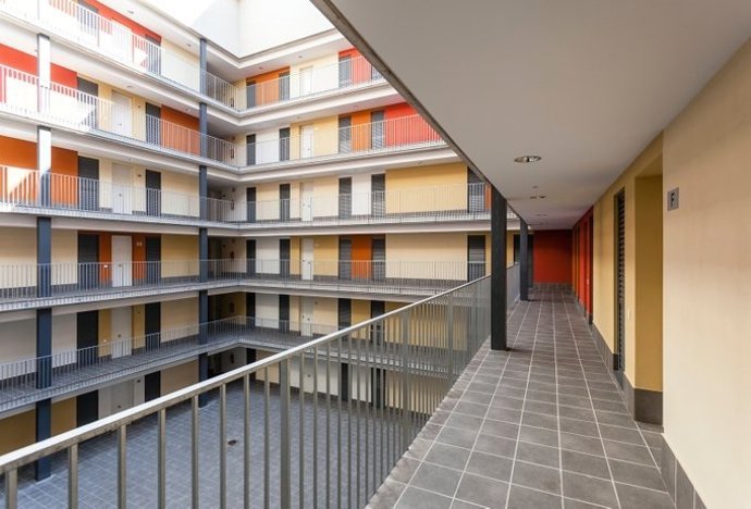 Archivo - Viviendas públicas del Área Metropolitan de Barcelona (AMB). Archivo.