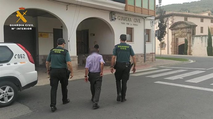 Un vecino de Ezcaray de 75 años, investigado por el incendio forestal en la aldea de de Azárrulla