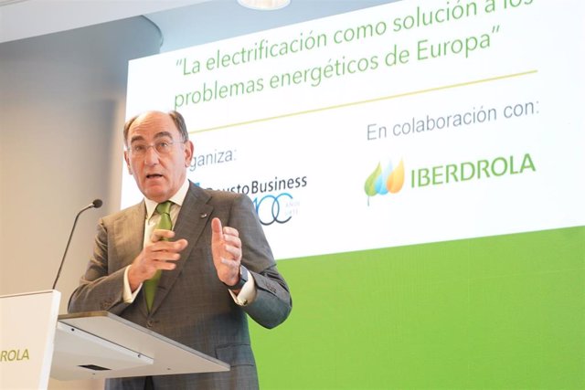 El presidente de Iberdrola, Ignacio S.Galán, interviene en un Encuentro de Deusto Business Alumni, en Torre Iberdrola, a 15 de septiembre de 2022, en Bilbao