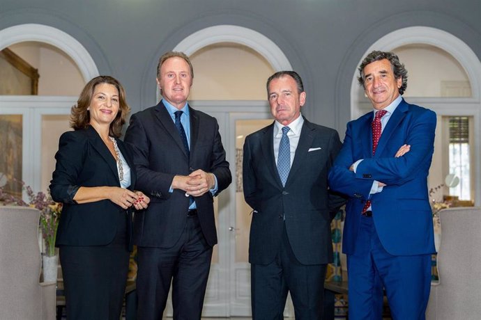 Vanesa Villegas, Ramón Galcerán, Ernesto Sanguino y Álvaro Rodríguez.